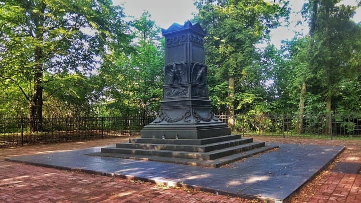 Памятник М.Б. Барклаю де Толли
